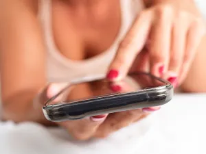 ماذا تقول الرسائل النصية الجنسية عنك وعن شريكك؟