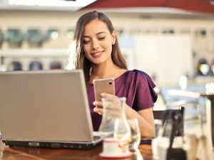 كيف تؤثر وسائل التواصل الاجتماعي على مزاجك وحياتك؟