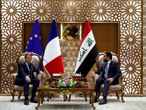 French President Emmanuel Macron (L) meets with the Speaker of the Iraqi Parliament Mohammed al-Halbousi, in the capital Baghdad, on September 2, 2020. GONZALO FUENTES / POOL / AFP
