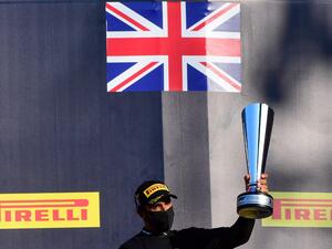 هاميلتون يفوز مجدداً