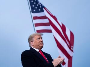 US President Donald Trump arrives for a "Great American Comeback" rally in Fayetteville, North Carolina, on September 19, 2020. Brendan Smialowski / AFP