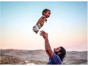 خالد مصيطف مع ابنه محمد