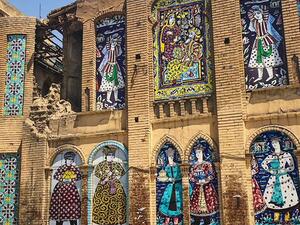 Art on the walls of Tehran, Iran (Twitter)