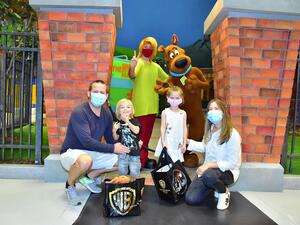 سكوبي-دو يحتفل مع محبيه في عالم وارنر براذرز أبوظبي بذكرى انطلاقته الـ 51