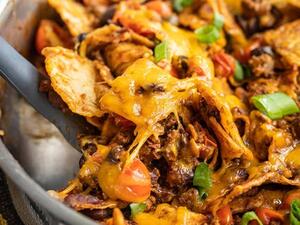 تاكو باللحم والجبن المدخن