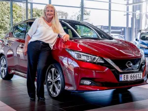Nissan Celebrates Production of the 500,000th LEAF
