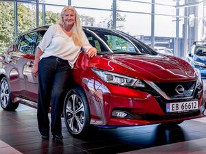 Nissan Celebrates Production of the 500,000th LEAF