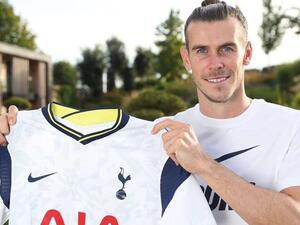 بايل يعرض قميص فريقه الجديد القديم