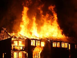 ما تفسير الحلم بحرق مبنى / حريق في المنام؟