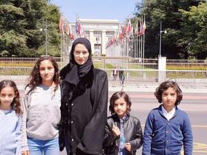 Wife of Qatari Sheikh Talal bin Abdulaziz al-Thani with children (Twitter)