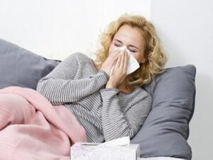 هو من أشهر العلاجات المنزلية لالتهاب الحلق، نظراً لأنه غني بمضادات الأكسدة