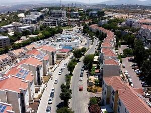 The Israeli settlement of Ariel in the West Bank, on July 1, 2020 (JACK GUEZ / AFP)