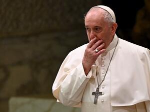 Pope Francis arrives to lead his weekly general audience in the Paul VI hall at the Vatican on October 21, 2020. VINCENZO PINTO / AFP