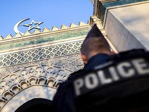 France closes the Pantini mosque that broadcast the video of the beheaded professor. (AFP)