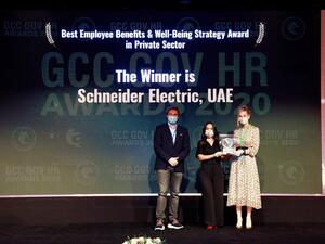 شنايدر إلكتريك الخليج تفوز بجائزة أفضل مزايا للموظفين وأفضل استراتيجية للرفاهية بالقطاع الخاص 