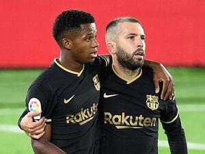 فاتي (يسار) يواصل التألق