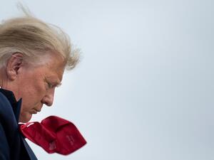 The US presidential campaign enters its final day Monday with a last-minute scramble for votes by Donald Trump and Joe Biden, drawing to a close an extraordinary race that has put a pandemic-stricken country on edge. Brendan Smialowski / AFP