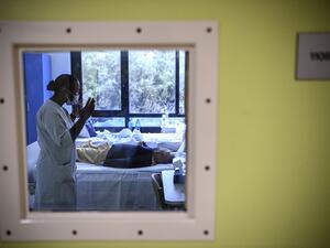 After the consequences of the first confinement linked to Covid-19 are just starting to fall as psychiatrists at the mental health establishment of Ville-Evrard, in the Paris suburbs, fear a second "psychiatric wave". Christophe ARCHAMBAULT / AFP