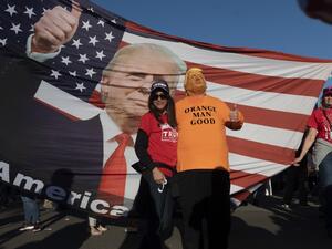 Supporters of US President Donald Trump rally at the US Supreme Court in Washington, DC, on November 14, 2020. ANDREW CABALLERO-REYNOLDS / AFP