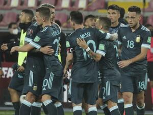 الأرجنتين تواصل مطاردة البرازيل الأرجنتين تواصل مطاردة البرازيل