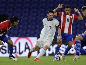 ميسي يفشل في قيادة الأرجنتين للفوز ميسي يفشل في قيادة الأرجنتين للفوز