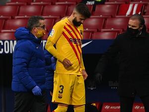 بيكيه بعد إصابته بيكيه بعد إصابته