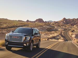 انطلِق بثقة على الطريق خلال موسم الأعياد عبر ’جي إم سي يوكون‘ الجديدة كلّياً للعام 2021