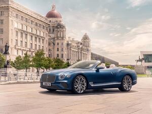 Flying Spur بالتفصيل: انعكاس قِيَم Bentley التفصيلية عبر الشاشة