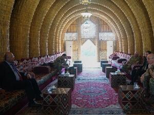  الرئيس العراقي برهم صالح خلال لقائه الوفد العراقي