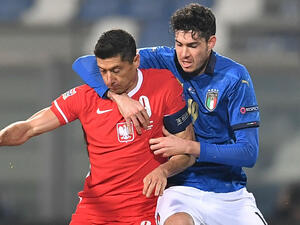 باستوني يزاحم ليفاندوفسكي باستوني يزاحم ليفاندوفسكي