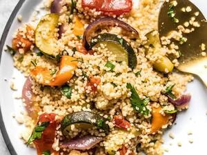 خضار مشوية مع كسكسي على الطريقة المغربية