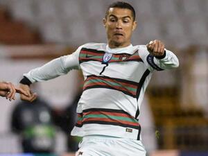 كريستيانو رونالدو يقود البرتغال للفوز كريستيانو رونالدو يقود البرتغال للفوز