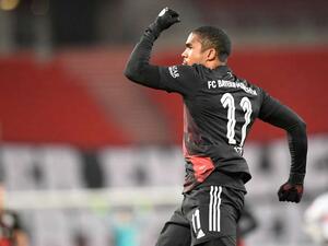 كوشتا يحتفل بهدفه كوشتا يحتفل بهدفه