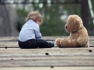 ما تفسير الحلم بطفل منسي في المنام؟