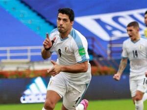 سواريز يحتفل بهدفه سواريز يحتفل بهدفه