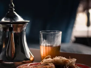 طبيب البوابة: الشاي المغربي ​​​​​​​لتسكين التهاب الحلق