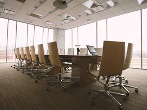 ما تفسير الحلم بمكان عمل فارغ في المنام؟