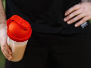 دراسة: كبار السن يمكن أن يستفيدوا من مخفوق البروتين