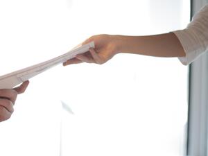 كيف تبني سيرتك الذاتية أثناء التوظيف عن بعد؟  