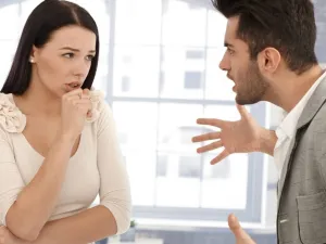 احرصي دائماً على أن تكونين مصدر سعادة لزوجك