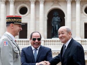 السيسي يتطلع للتنسيق والتشاور مع فرنسا خلال الفترة المقبلة