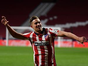 يورينتي يحتفل بهدفه يورينتي يحتفل بهدفه