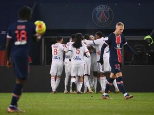 لاعبو ليون يحتفلون بهدفهم لاعبو ليون يحتفلون بهدفهم