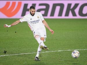 بنزيمة يقود ريال مدريد لفوز جديد بنزيمة يقود ريال مدريد لفوز جديد