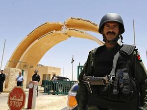 Jordanian Bedouin forces stand guard in front of the Jordanian Karameh border crossing at the Iraqi border (Twitter)