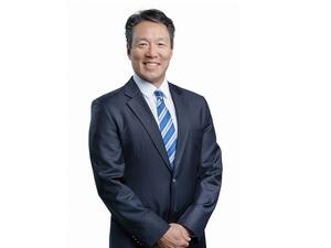 طبيب بقسم الطوارئ يذوق طعم الدواء [الذي يُداوي به مرضاه]