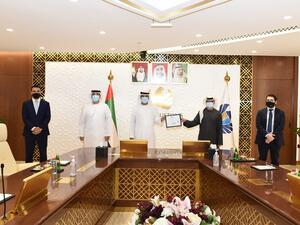 جمارك دبي تحصل على شهادة "مختبر معتمد" من المعهد العالمي للابتكار