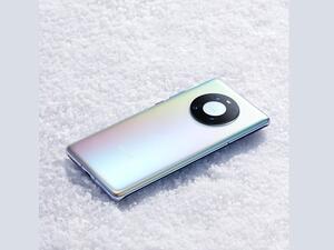 هاتف HUAWEI Mate 40 Pro بتصميم Space Ring استثنائي يتميز بأداء غير مسبوق للجيل الخامس 5G