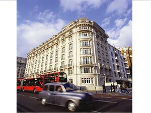 Festive Feeling for a Christmas Break in London With Marriott International