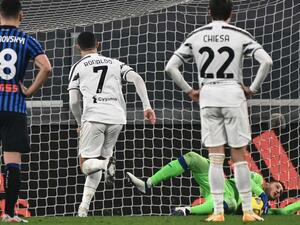 رونالدو يهدر ركلة الجزاء رونالدو يهدر ركلة الجزاء